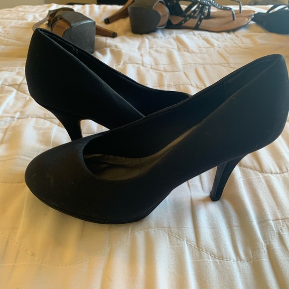 Christina Moreland Heels - Picture 3 of 4